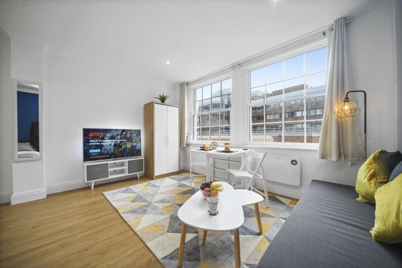 Studio Apartment By Homely Stays Londra Esterno foto